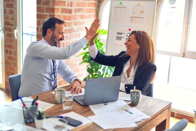 Equipo de desarrollo trabajando