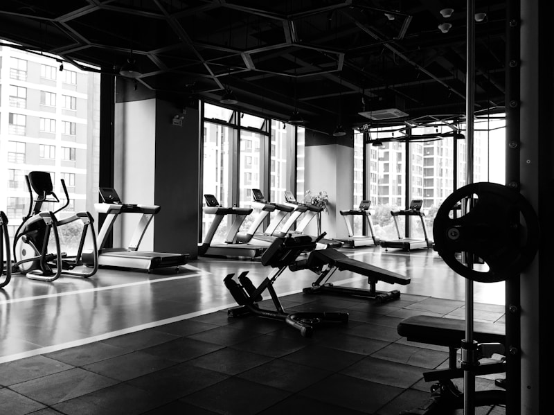 Clase de entrenamiento funcional en gimnasio moderno de CDMX